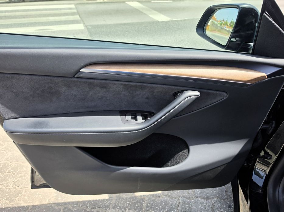 Tesla Model Y Long Range Dual Motor AWD