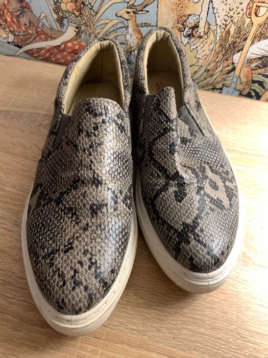 Сліпони жіночі зі зміїним принтом 39 р.