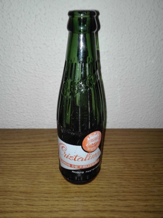 Garrafas Antigas  refrigerante marca "Cristalina"