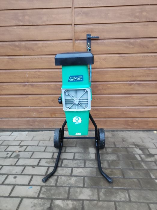 Elektryczny rozdrabniacz do gałęzi CMI