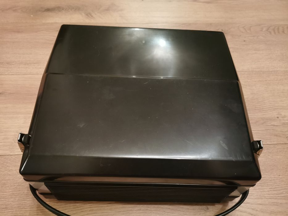 Magnetofon Szpulowy TESLA typ B4 stan bardzo dobry.