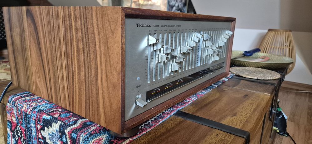 Equalizer Technics SH-8020