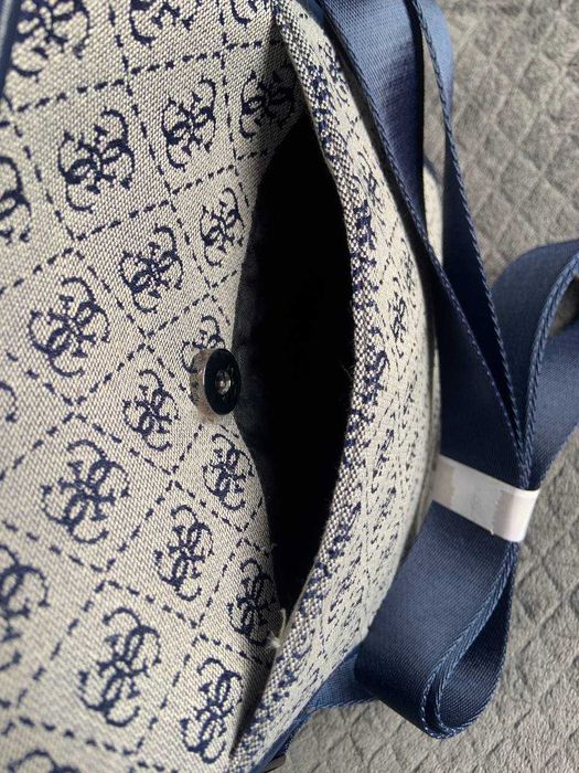 сумка guess мужская Чоловіча сумка Guess Сумка Guess Розмір 24*21*6,5 см