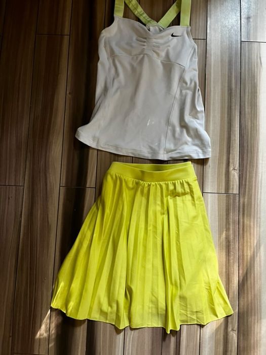 Майка топ спортивна Nike