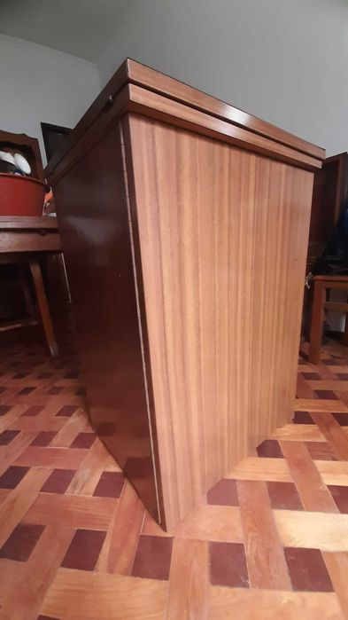 Máquina de costura Singer anos 70 com móvel original