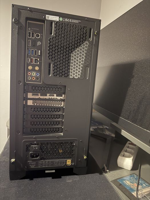 Computador configurado por peças