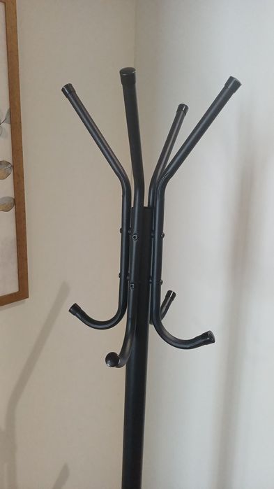 Cabide metálico de pé para casacos e roupa, preto, 49,5 x 49,5 x 169 cm (C x L x A)