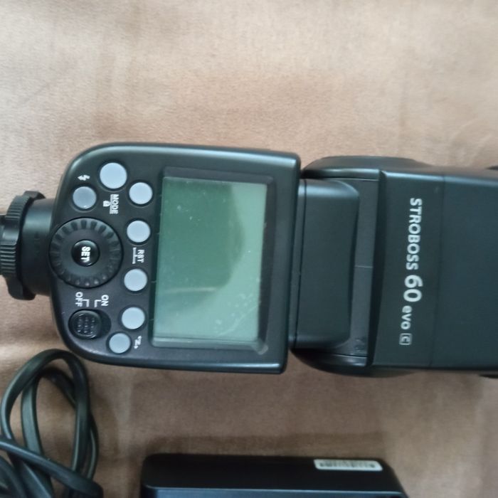 Quadralite stroboss 60 Evo do Canona stan bardzo dobry