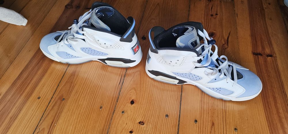 Air Jordan 6 UNC