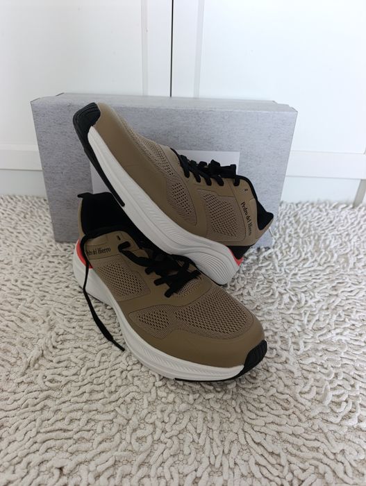 Sapatilhas 42 Pedro del Hierro