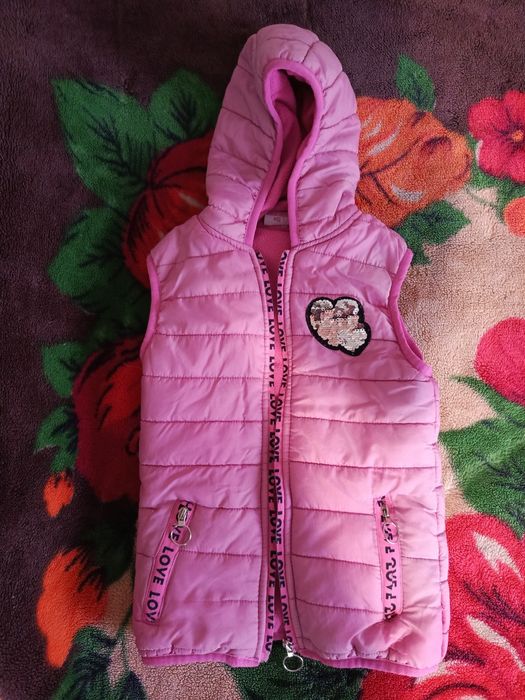 Продаю дитячу жилетку.