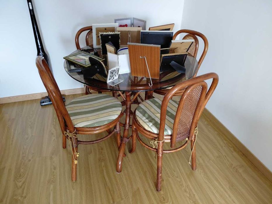 Mobilia de sala em bambú