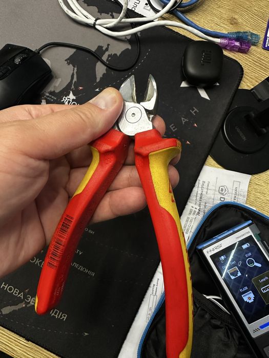 Кусачки боковые KNIPEX 70 06 160