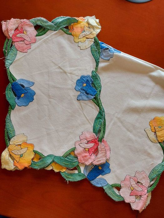 Conjunto de napperons de cozinha com aplicações de flores coloridas