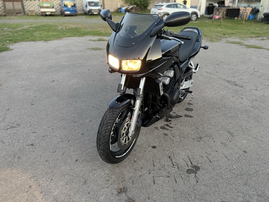 Продам Yamaha FZS600 fazer