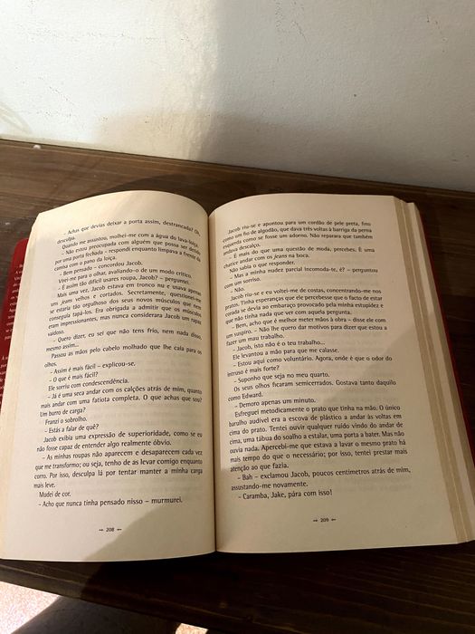 Lua Nova e Eclipse – Saga Crepúsculo – PORTES INCLUÍDOS