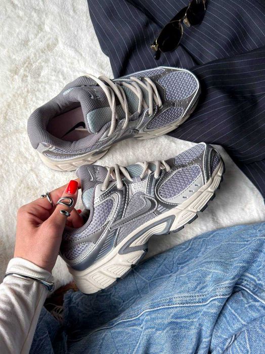 Жіночі Кросівки Nike V5 RNR Metallic