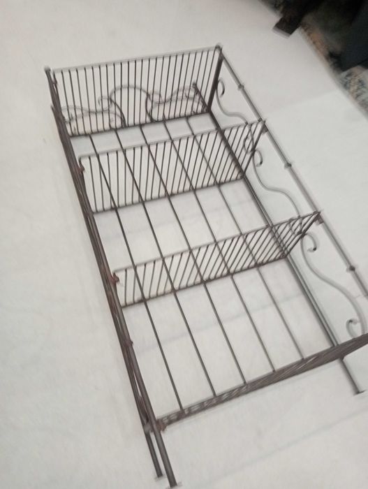 Estante de ferro forjado