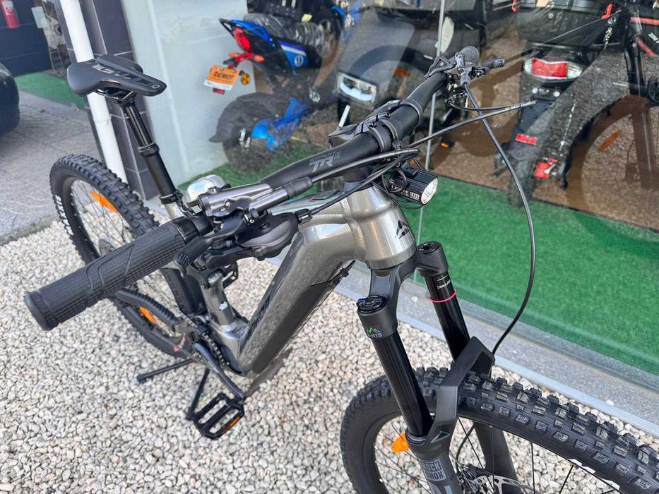 Merida eONE-SIXTY 875