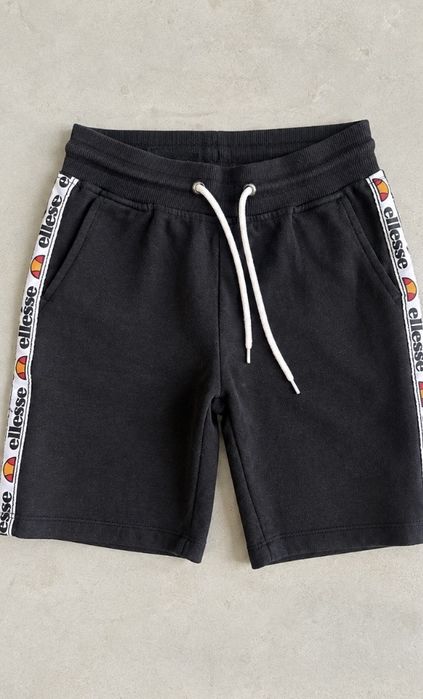 Ellesse czarne spodenki dresowe młodzieżowe M 140–152