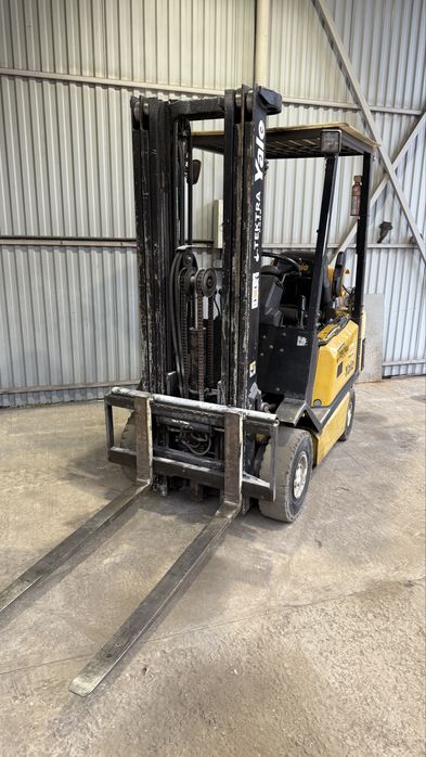 Вилковий навантажувач Yale GLP 16