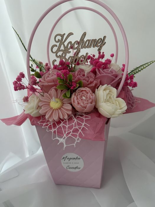 Bukiet świec jako prezent na Dzień Babci i Dziadka.