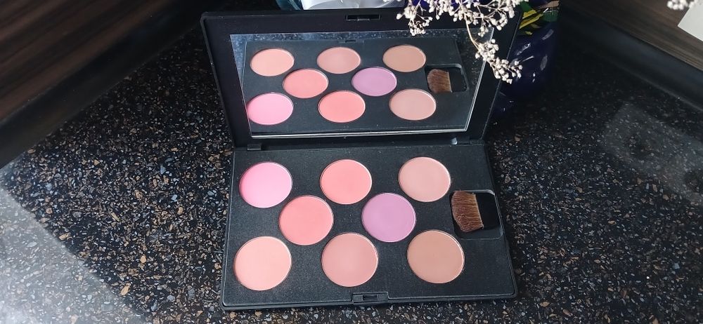 Палетка рум'ян Make up Me Professional