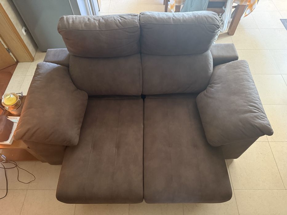 Sofa novo castanho