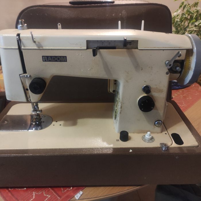 Продам швейну машинку RADOM