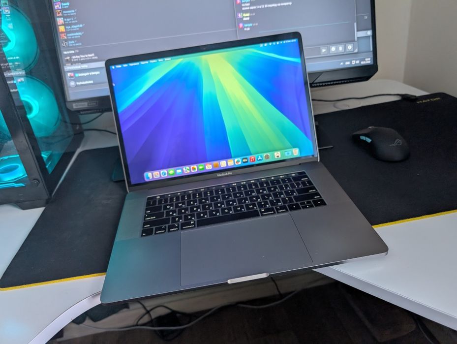 Macbook A1990 i7/16/256/ Radeon 555x/Ідеальний стан
