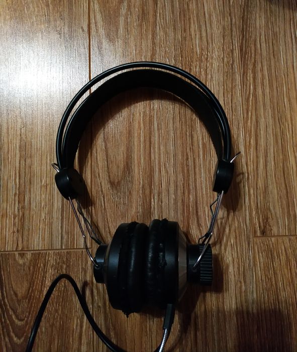 Продам провідні навушники Sven AP-S10MV