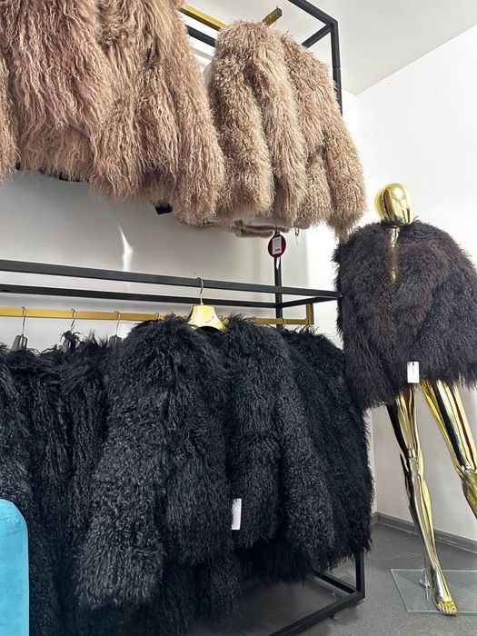 Шуба лама з натурального хутра