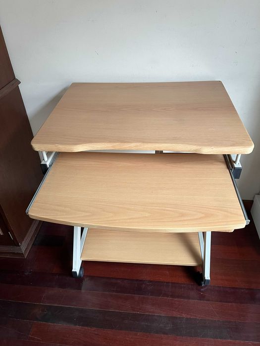 Secretária para computador