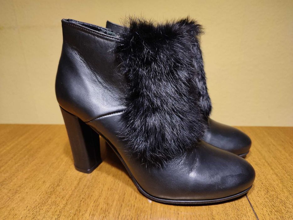 Stylowe botki KARINO  jesień-zima damskie rozm. 39 - Nowe