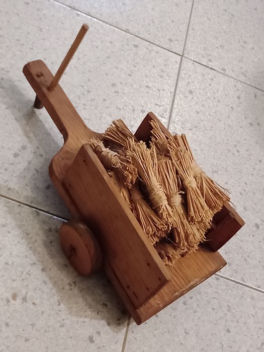 Mini carroça com palha - artesanato de Portugal