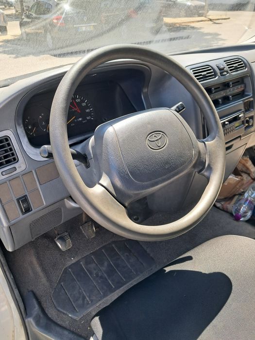 Toyota hiace 2.4d