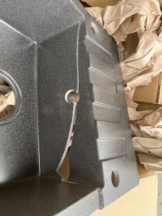 Zlewozmywak jednokomorowy z ociekaczem nowy uszkodzony, do sklejenia