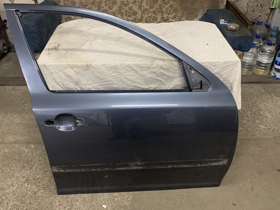 Продам двери передняя задняя правая сторона Skoda Octavia а5