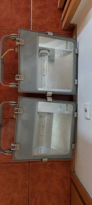 Par de Holofotes Paralux