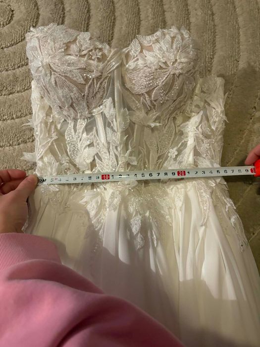 Suknia ślubna, welon