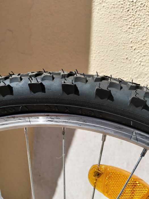 Bicicleta BTT néon stylos MTB 24