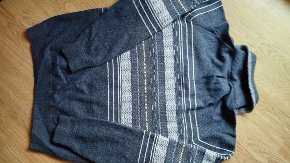 Yamak sweter z wzorem rozm.L