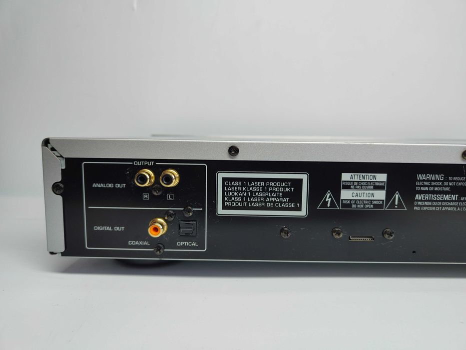Yamaha CD-S300 odtwarzacz CD srebrny Digital Out USB