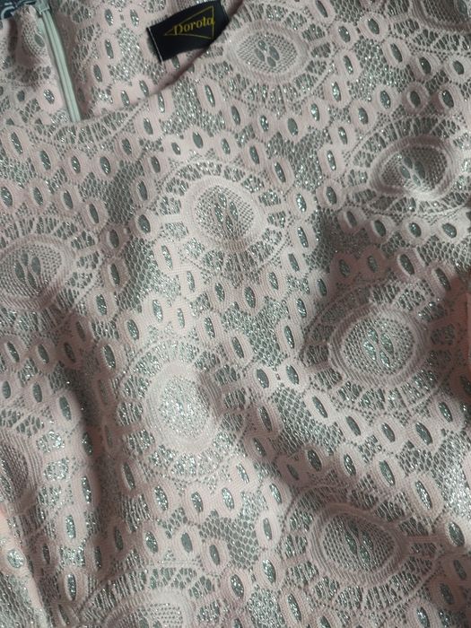 Sukienka różowo- brokatowa