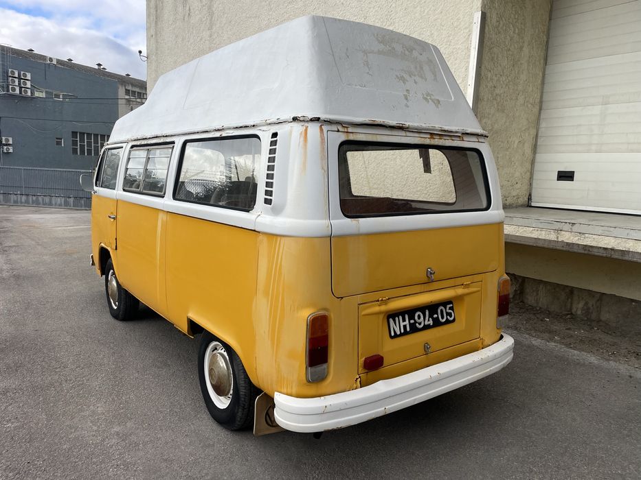 VW 23 Kombi T2 8 lugares - Pão de forma