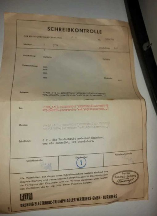 Máquina de escrever Adler