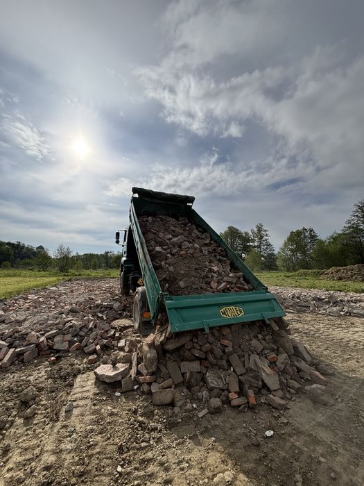 Wywoz ziemi gruzu załadunek transport 4x4