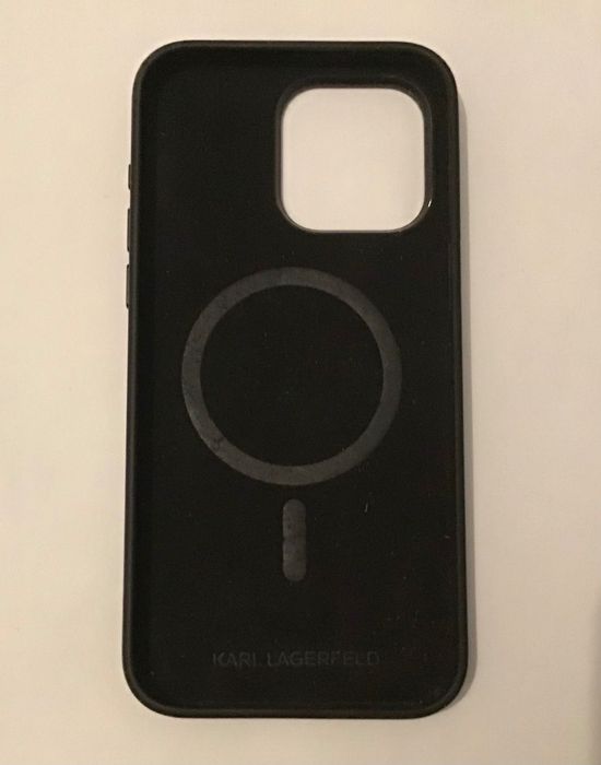 Capa de silicone Karl Lagerfeld para iPhone