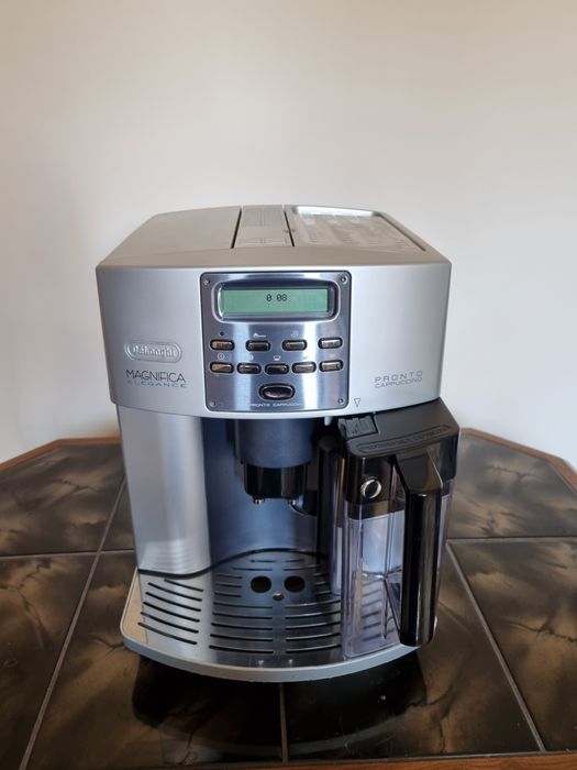 Кавомашина DELONGHI magnifica