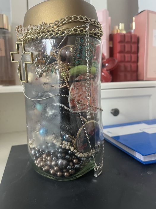 Słoik z biżuterią mystery